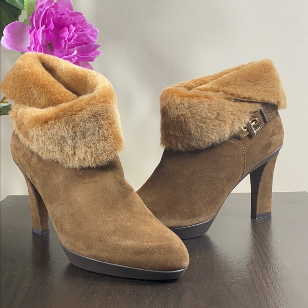 Stuart Weizman Heeled Boots 👢
